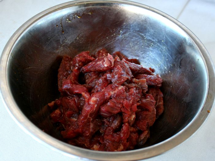 Stir Fried Beef with Snow Peas