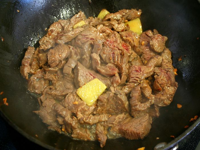 Stir Fried Beef with Snow Peas